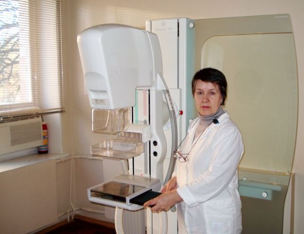 Після 40 років жінкам потрібно регулярно (щороку чи кожні 2 роки) робити мамографію (фото з сайту Черкаського обласного онкодиспансеру)