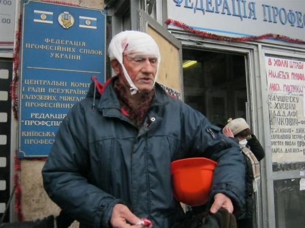 Майже 70-річний захисник Майдану, колишній директор видавництва Олег Добровольський