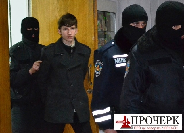 16-річний Володимир Марченко – один із небагатьох, кому вдалося потрапити під домашній арешт, а не під варту