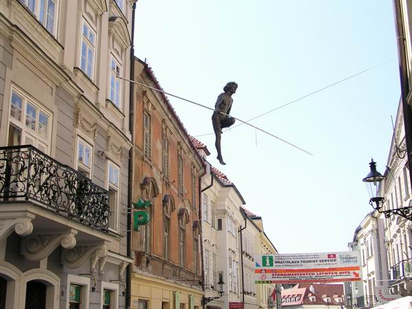 Приклад повітряної скульптури в Європі