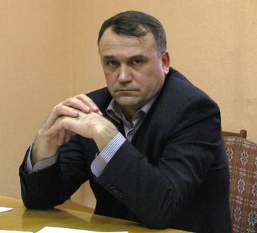 Леонід Даценко, лідер обласного осередку УНП, від моменту призначення Сергія Тулуба на посаду губернатора був скептично до нього налаштований