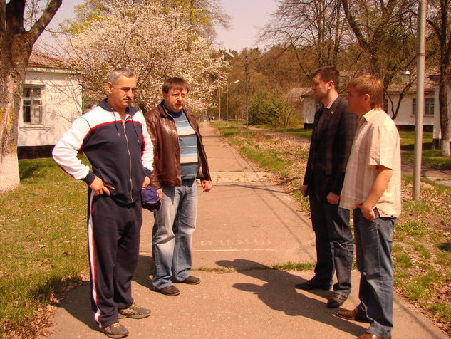 Ідея створення "Дахнівської Січі" належить Миколі Мирзі (крайній ліворуч)