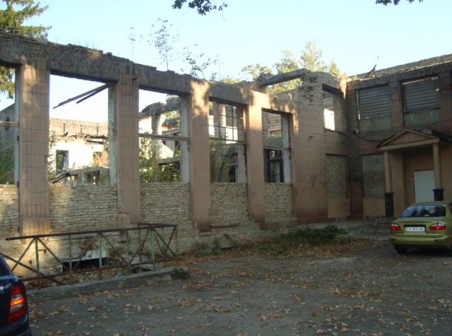 У 2005 відділення обласної лікарні, що знаходилося на цьому місці, знищила пожежа