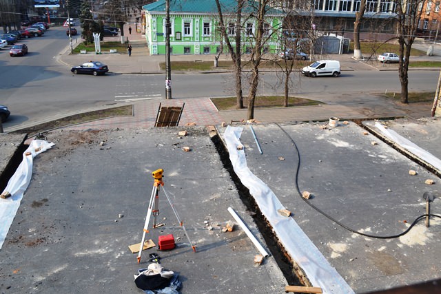 З вікна квартири Ірини Іванівни відкривається "вид" на будівництво