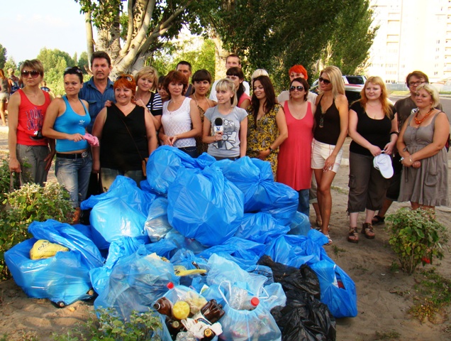 Боротьба зі стихійним сміттям об'єднала колег з різних черкаських ЗМІ
