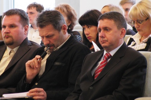 Вже колишні заступники Сергія Одарича. Справа – наліво: Олексій Гужва і Олексій Леонов