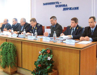 Вегера поряд з колишнім прокурором області Лісовим та колишнім головним міліціонером області Дерновим