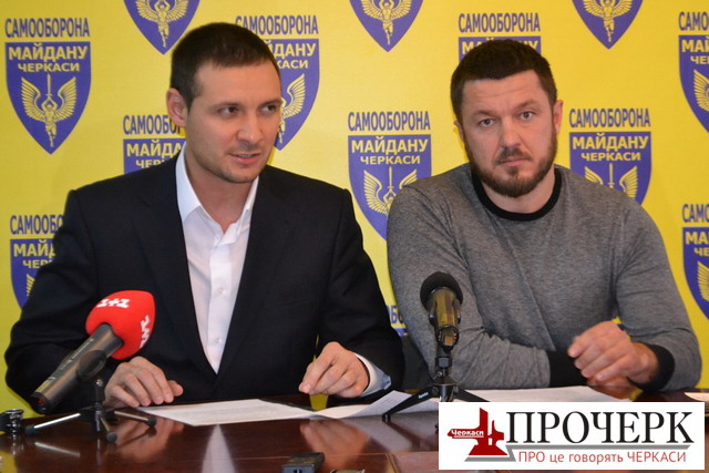 Сергій Скрипка (праворуч) із адвокатом агрофірми Михайлом Новіковим