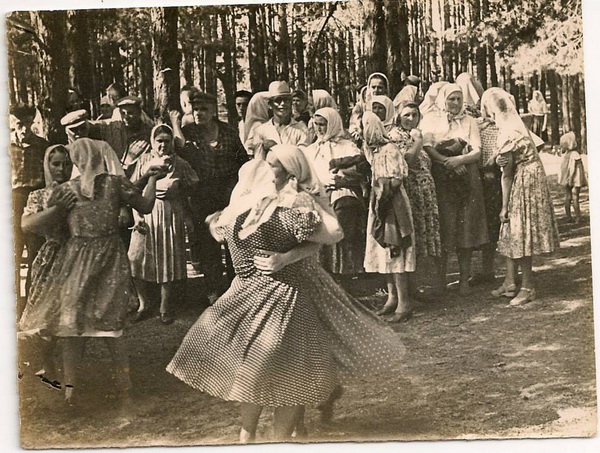 Весільні розваги – танці. с. Кожарки. 1950-ті р.р.