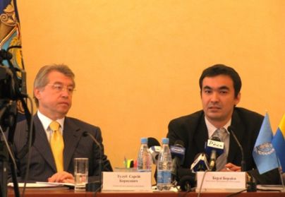 Експерт Представництва ООН в Україні Берді Бердієв (справа) називає Черкащину однією з передових областей у рамках реалізації проекту