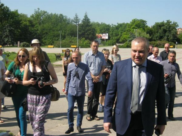 – голова ОДА Андрій Путілов ішов до фортеці разом з журналістами з усієї України