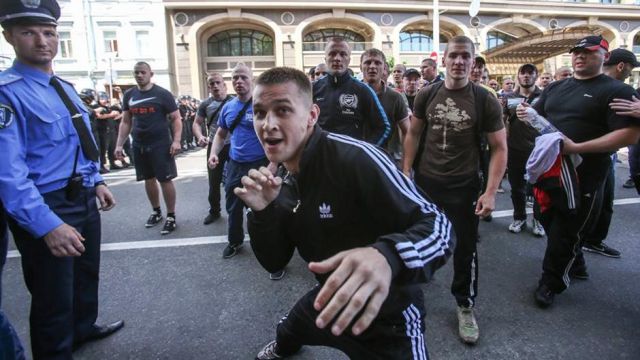 Опозиція заявляла, що гопники били журналістів на мітингу в Києві під прикриттям міліції...