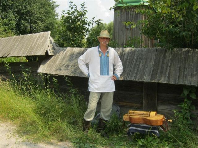 Мандрівний лірник Олександр Гончаренко був на святі в Пирогово