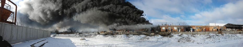 «Гасимо!» – підписав фото з місця події речник начальника ДСНС у Черкаській області Костянтин Проценко в соціальній мережі «Фейсбук»