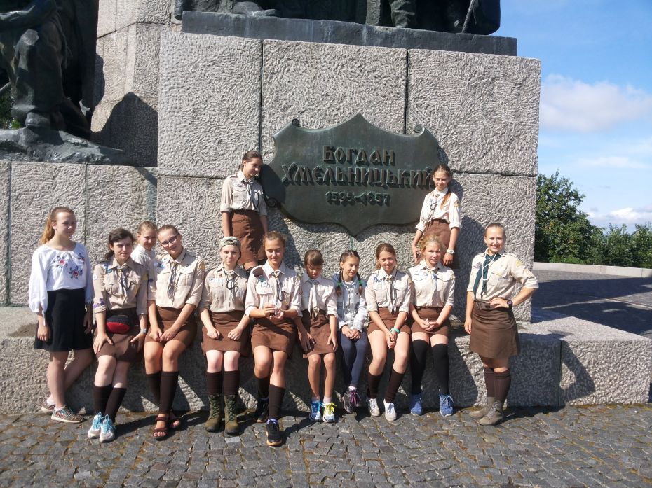 Українські скаути набирають дівчат 10-12 років