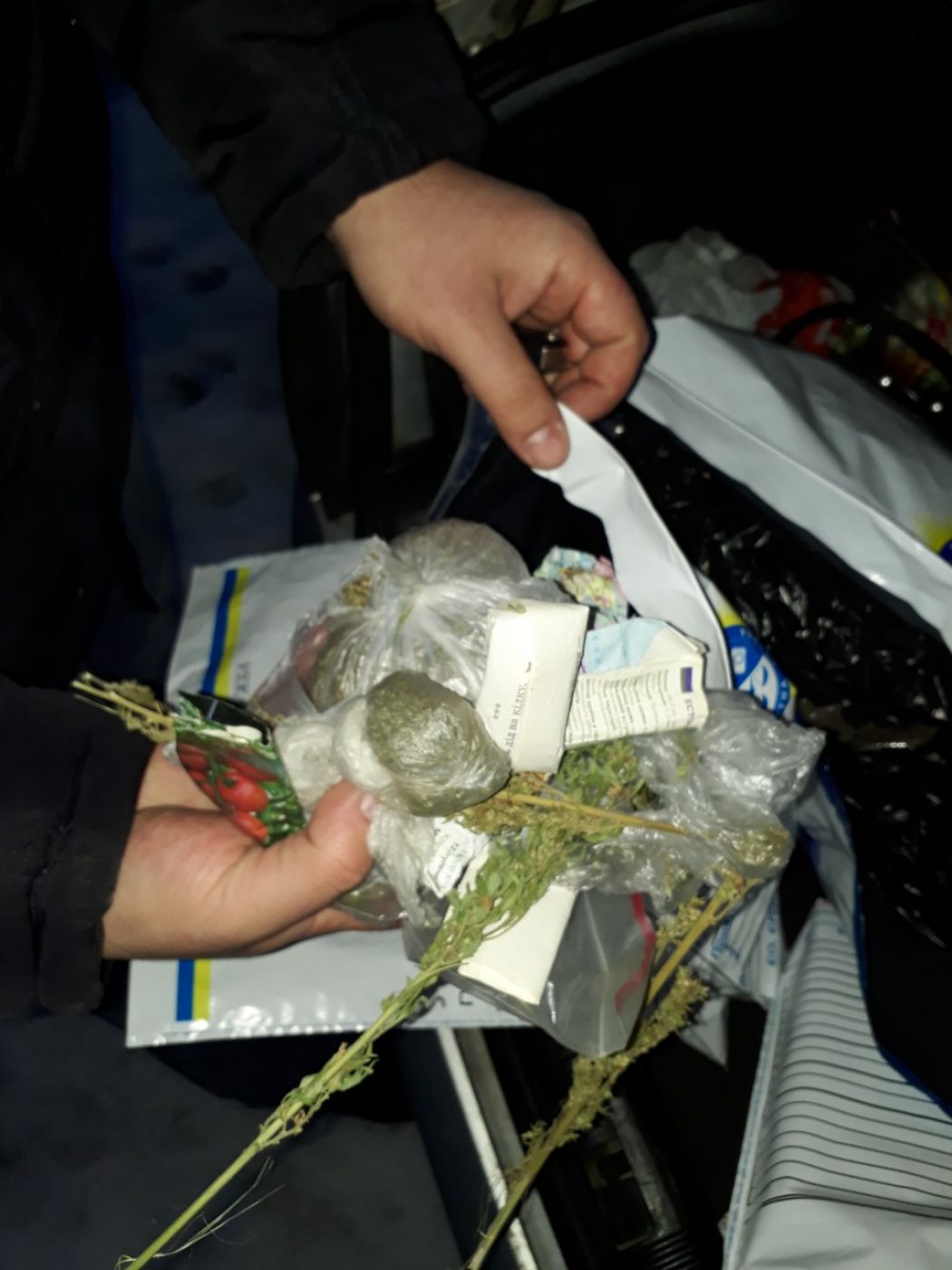 IMG-b92b75039d6a50ba5eebcf872e540c8e-V