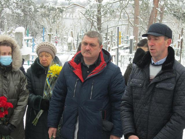 Виступає заступник голови Мліївської громади Іван Потурнак (крайній справа); слово мали і гості – Віктор Овчаренко і Максим Сорочан