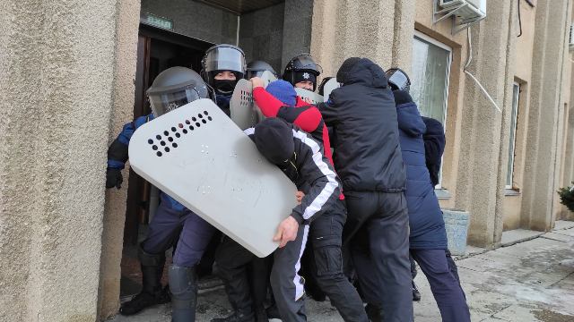Замінування, порушення громадського порядку та захоплення заручника в суді відпрацьовували на Золотоніщині та Чорнобаївщині (1)