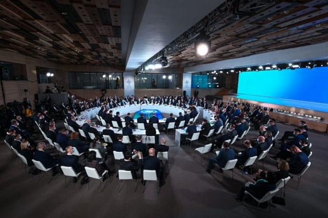 fe8d77e-zelensky-rada-gromad