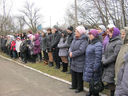 На вшанування Шевченків у Товстій зібралися старі і малі