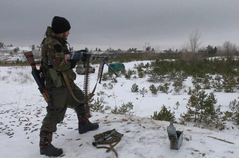 Він не любить сепаратистів за те, що ті спаплюжили стрічку Георгіївського хреста, яким був нагороджений його прапрадід…