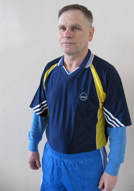 Перший тренер Чорнобаївської ДЮСШ, гравець команди Золотоноші Віктор Діхтяренко знав Івана Дошкаря як гравця дуже близько. Часто зустрічалися з ним під час матчів на футбольних полях. За словами пана Віктора, грав Іван Іванович професійно, чесно. Навіть у цьому відчувалася його порядність