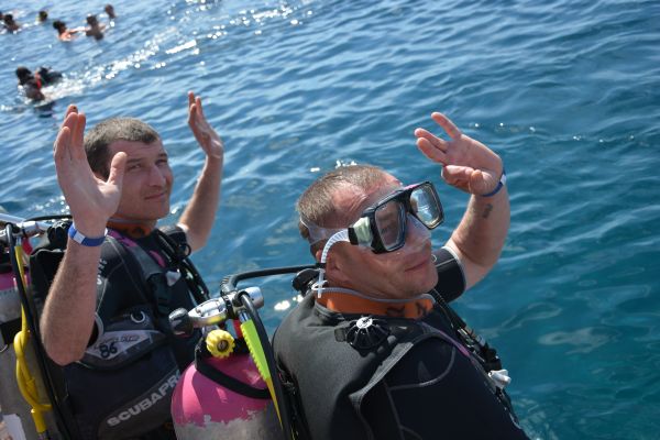 механізатори перед занурюванням у Червоне мере