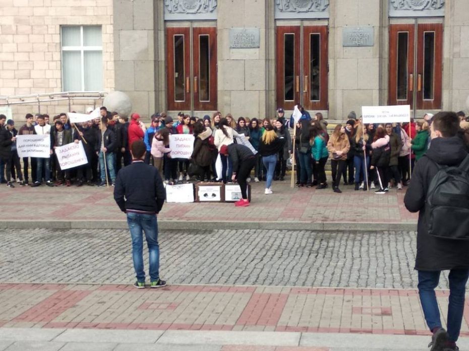 57377423_2090401074348253_532272058587938816_n