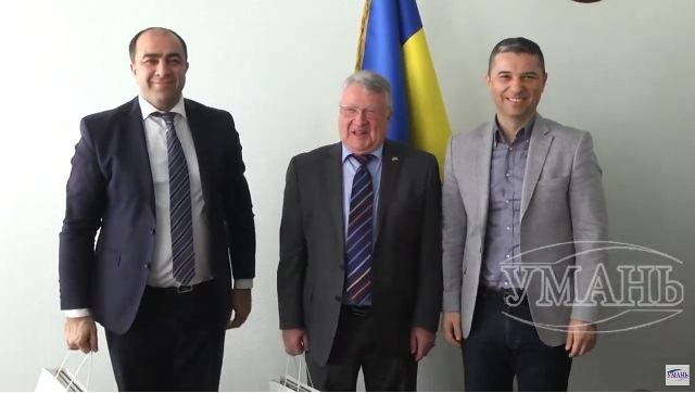 56726480_368248097111265_3789748128308002816_n-e1554802027115