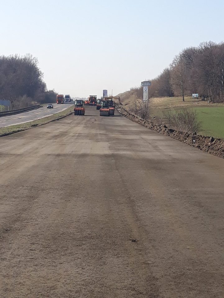 56218171_366387630630645_7688622296046501888_n