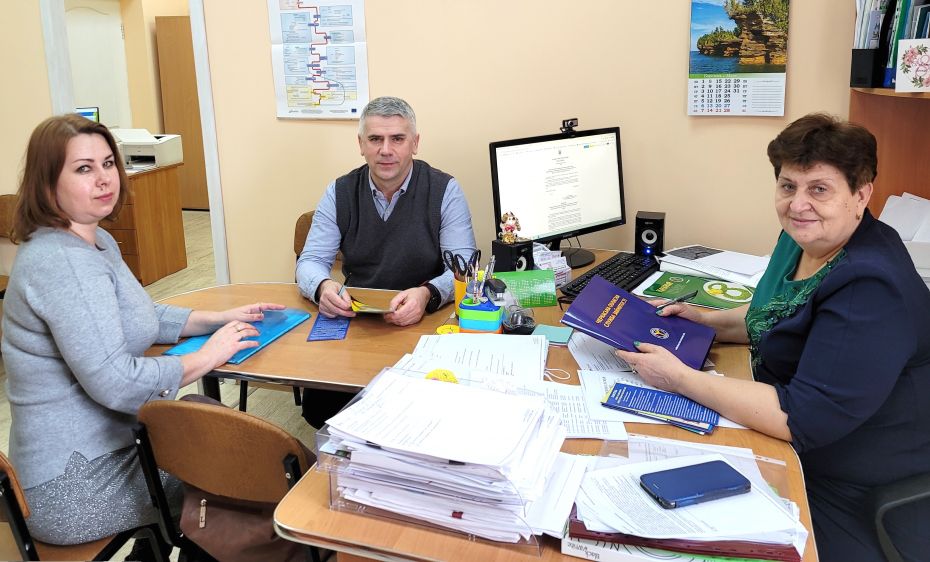 Майже 40 жителів Бужанської тергромади знайшли роботу за сприяння районної служби зайнятості