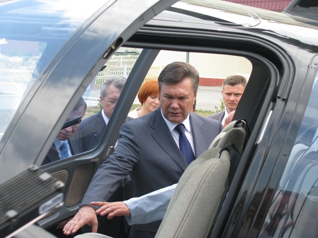 Віктора Януковича зацікавив американський вертоліт