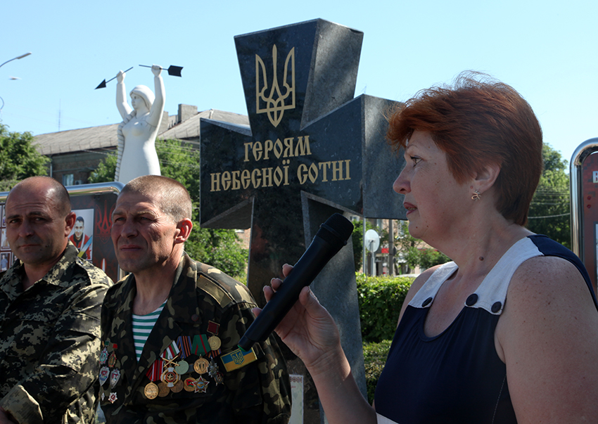 Виступає мати бійця зі Сміли Анатолія Музики Оксана Музика