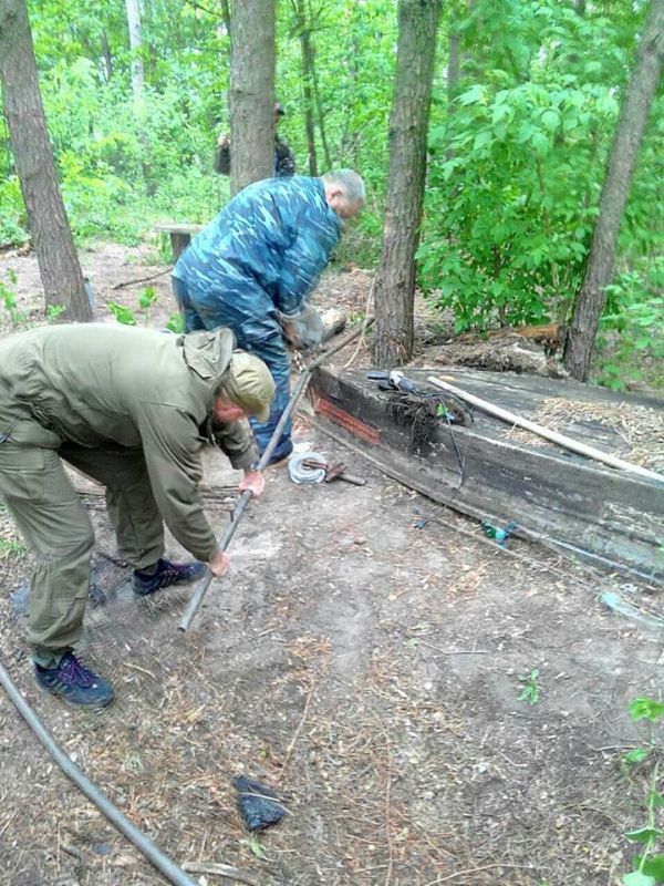 ГО "Автомайдан-Черкаси" на річці Рось демонтує стаціонарні браконьєрські засоби лову - "павуки".