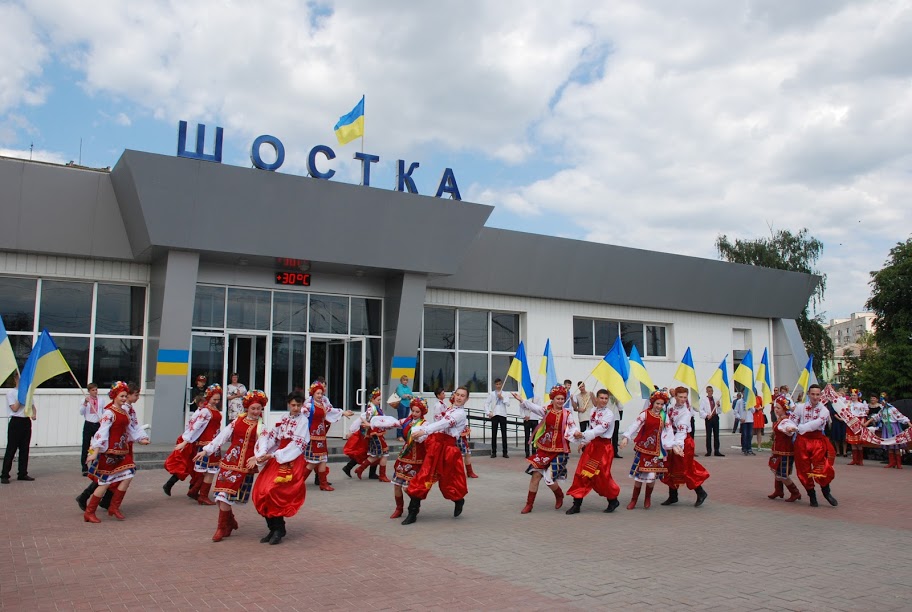 Нардепів вітали як могли