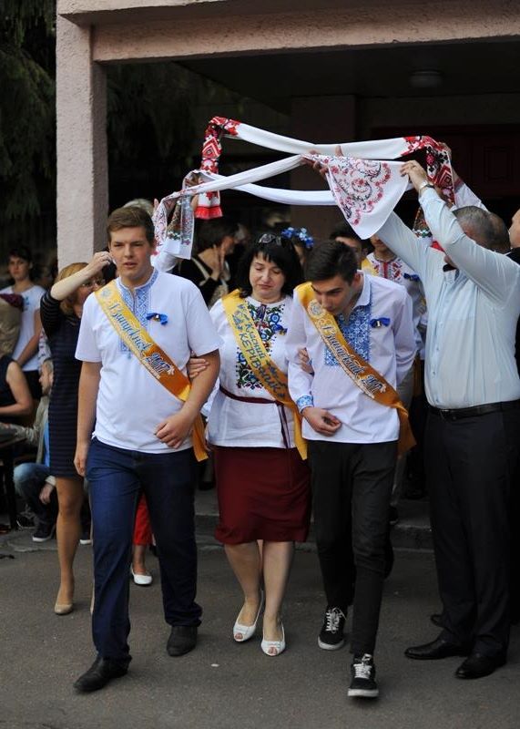 18622294_414843105566252_8679364023867724287_n