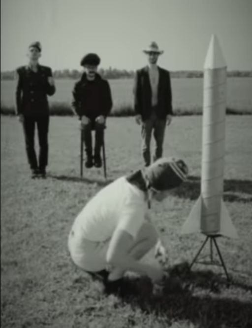 Скрінщот відеокліпу кавера від гурту SPIV BRATIV: момент "запуску ракети Армагеддону"