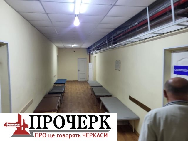 Укриття, куди спускаються насамперед діти, адже в закладі лікуються не лише дорослі. Водночас, укриття поки має лише сходи, тобто не є безбар’єрним.