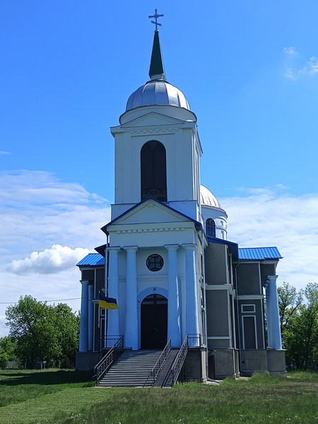 Древній храм у Куцівці