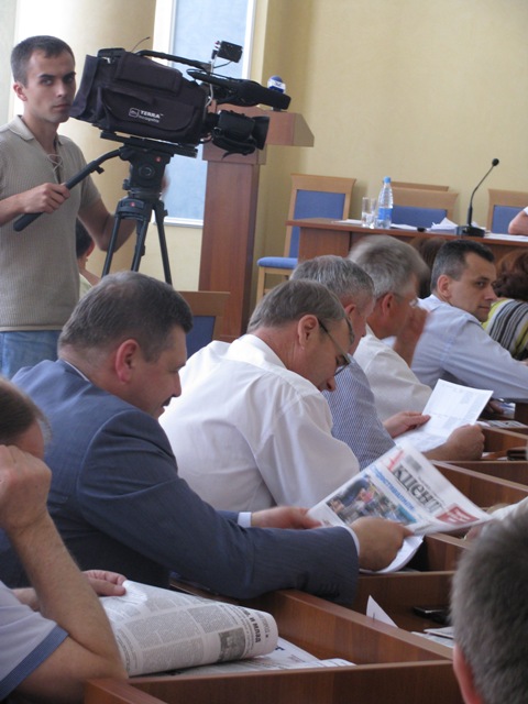 З газетою "Акцент" - депутат Євген Миронович Влізло, нечастий гість сесій міськради