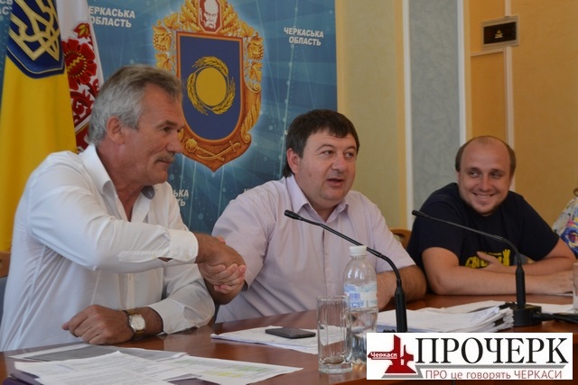 Микола Булатецький, який раніше претендував на посаду міського голови, нарешті опинився у президії сесії