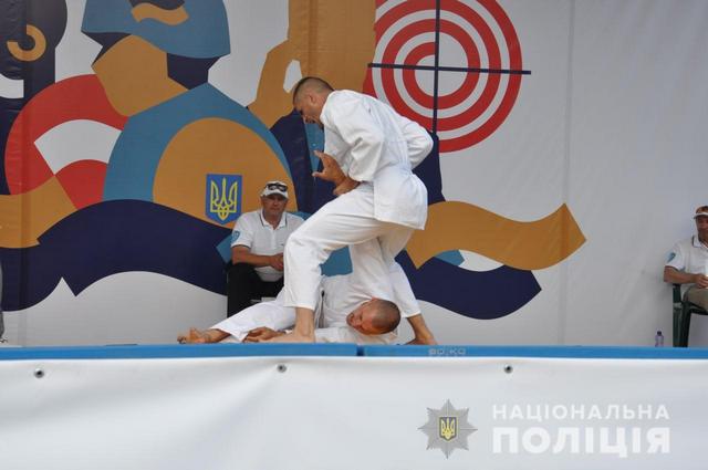 photo5447459527671789074