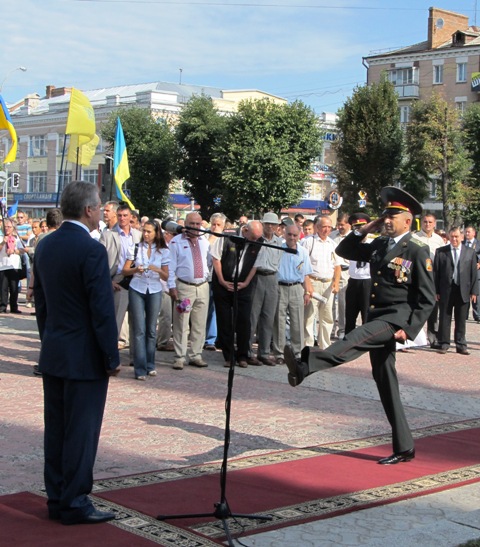 Комісар черкаського об’єднаного міського військового комісаріату полковник Євгеній Корж рівняється на Сергія Тулуба