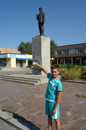 Ще таким напередодні був пам’ятник Леніну у Чапаєвці