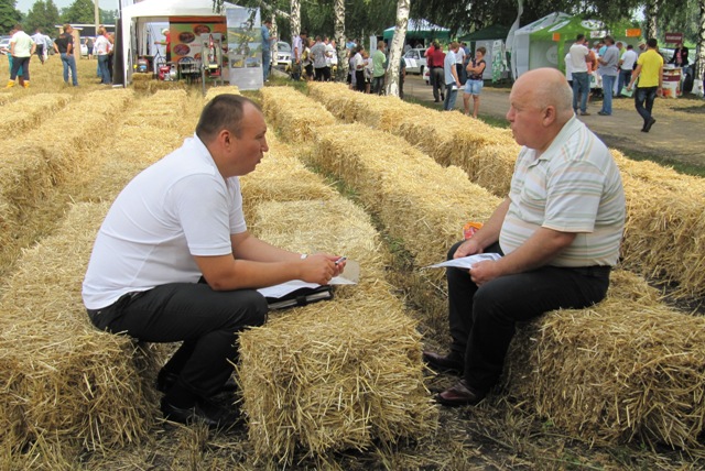Отримати корисну для консультацію щодо вирощування сільгоспкультур від спеціалістів можна було просто на місці впродовж усього заходу Отримати корисну для консультацію щодо вирощування сільгоспкультур від спеціалістів можна було просто на місці впродовж усього заходу
