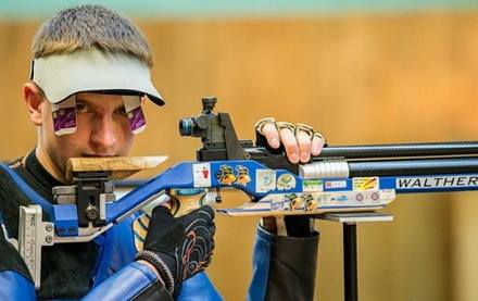 4b77b4403b957a974ffe59f82320e9171b059e33