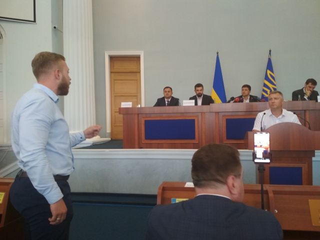 Чи не вперше при президентові в цій залі присутні дозволяли собі стільки дискусій