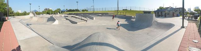 1200px-Lee_and_Joe_Jamail_Skatepark