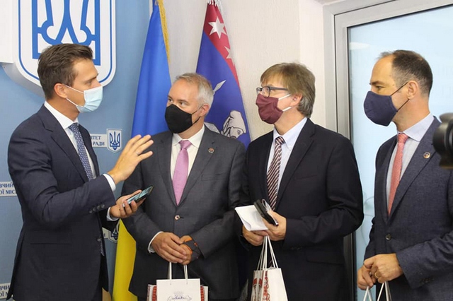 240877292_10226015771237542_6838149040264446863_n