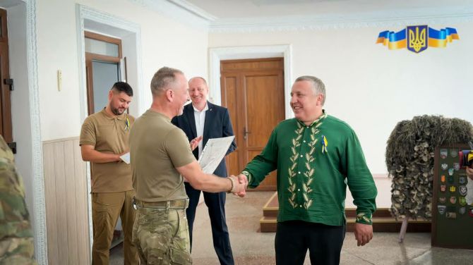 Без назви